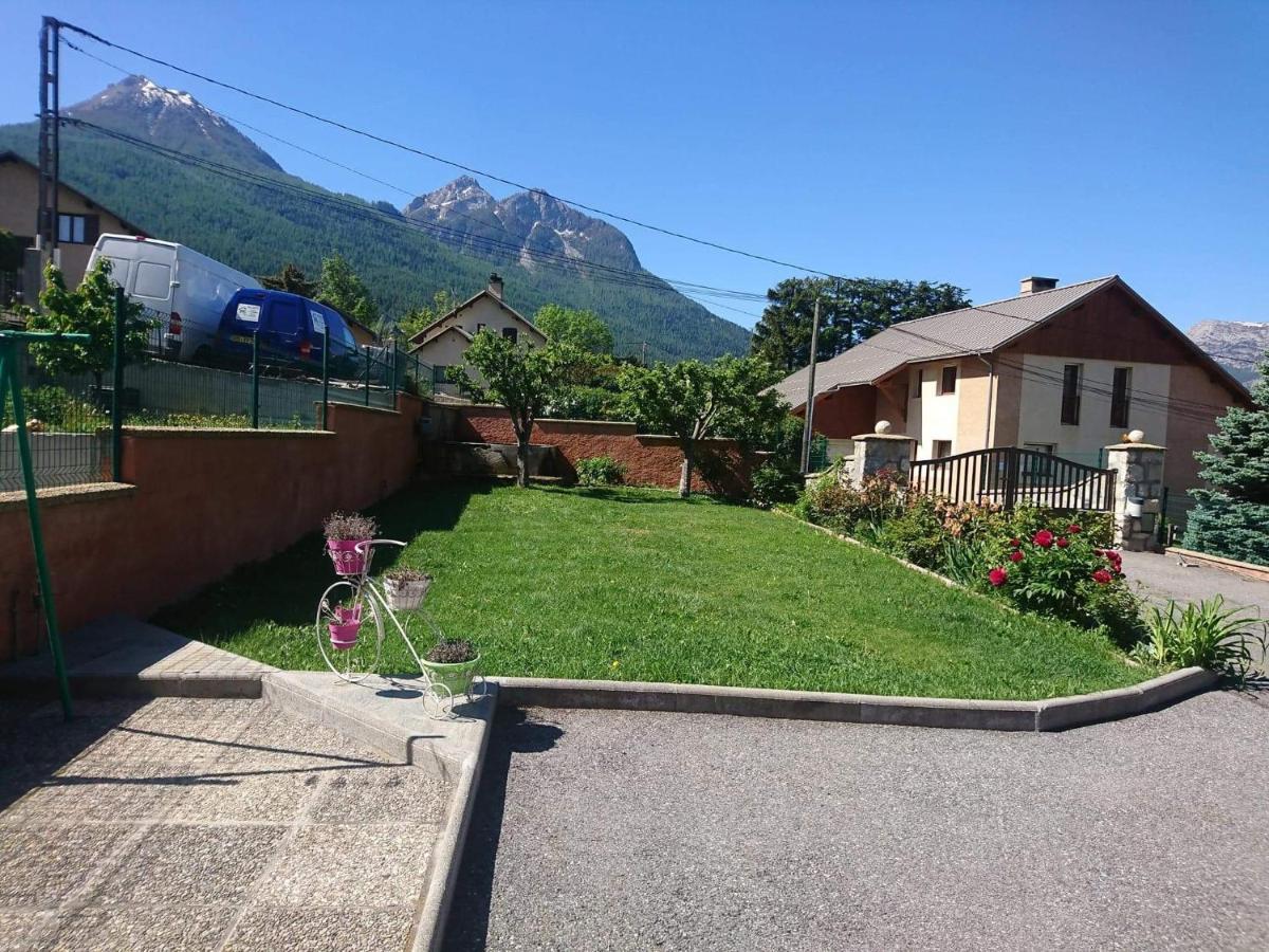 Maison Mitoyenne Avec Terrasse Villar-Saint-Pancrace Екстериор снимка